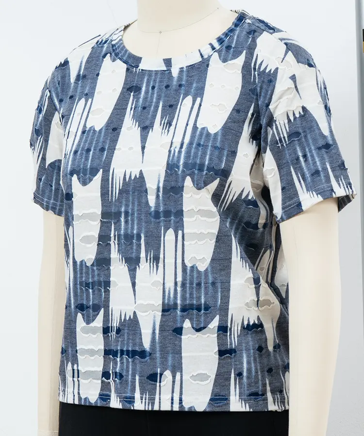 Blue and White Abstract Print T-Shirt with Ripple Texture